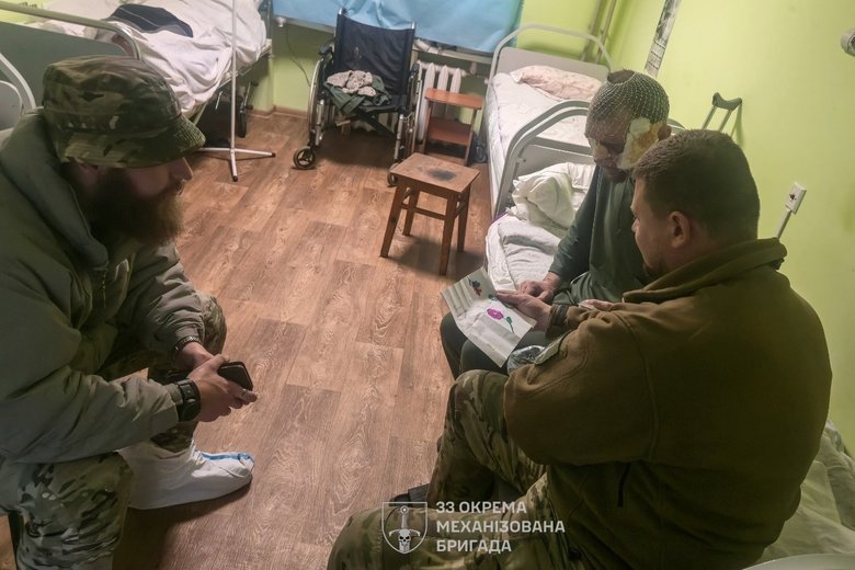 Бойцы 33 ОМБр, которые отражали атаки россиян, добрались до стабпункта