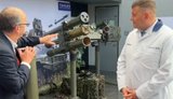 Залужний відвідав оборонний завод Thales UK, що виготовляє NLAW та Starstreak. ВIДЕО