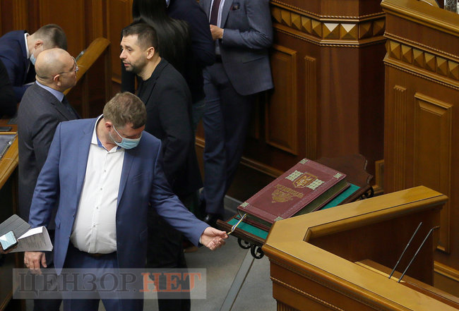 Открытие сессии, Корниенко и Конституция, радостный Дубинский и веселый рассказ Тимошенко, - день работы ВР 2 февраля 28