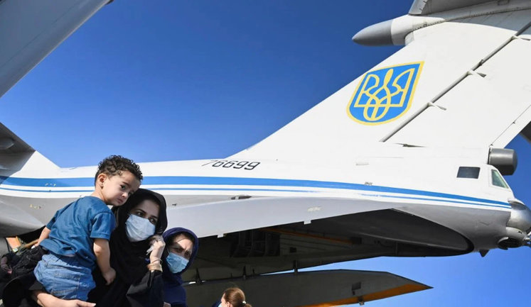 Самолет из Афганистана с украинскими гражданами на борту приземлился в аэропорту Борисполя, - Минобороны. ВИДЕО