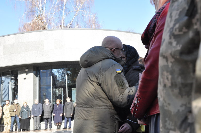 В Києві попрощалися із загиблим внаслідок російського обстрілу розвідником 30-ї ОМБр Антоном Сидоровим 24