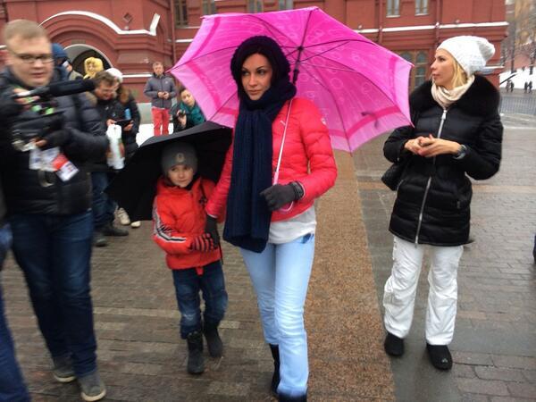 москва протест зонт