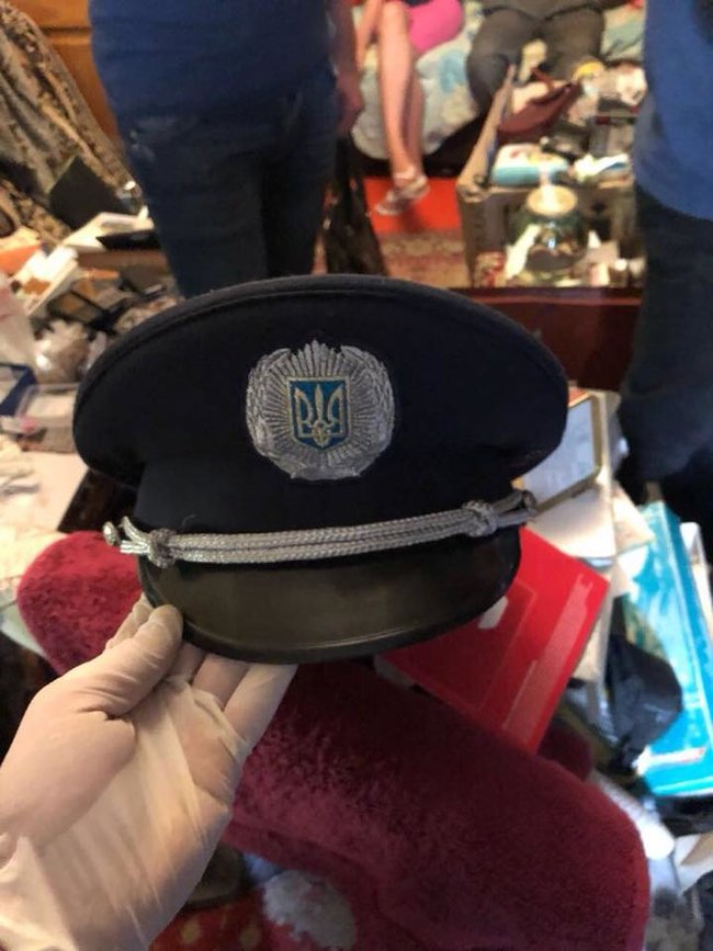 Правоохоронці провели обшуки у членів ОЗУ Біле братство, які збували наркотики по всій Україні, - Аброськін 06