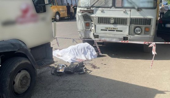 In Zakarpattia, a lorry drove into people getting off a bus