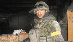 Воїн 80-ї бригади ЗСУ Віталій Пясецький: "У підвалі ДАПу під нами були заблоковані "кадировці", які кричали: "Ей, хахол, виході. Я тєбя рєзать буду"