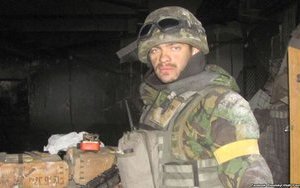 Воїн 80-ї бригади ЗСУ Віталій Пясецький: "У підвалі ДАПу під нами були заблоковані "кадировці", які кричали: "Ей, хахол, виході. Я тєбя рєзать буду"