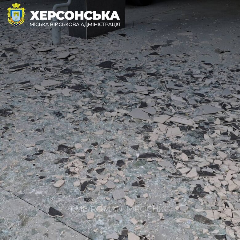Наслідки ворожих обстрілів Херсону 03 Наслідки ворожих обстрілів Херсону 03