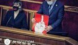 "Слуга народу" Шевченко, який виступав на росТВ, показав собі в Раді середній палець. ФОТО