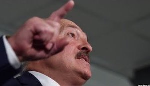 Лукашенко пригрозил увольнением участникам забастовок