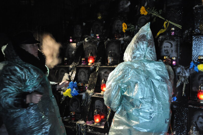 День Гідності та Свободи: у центрі Києва вшанували пам’ять Героїв Небесної Сотні 07