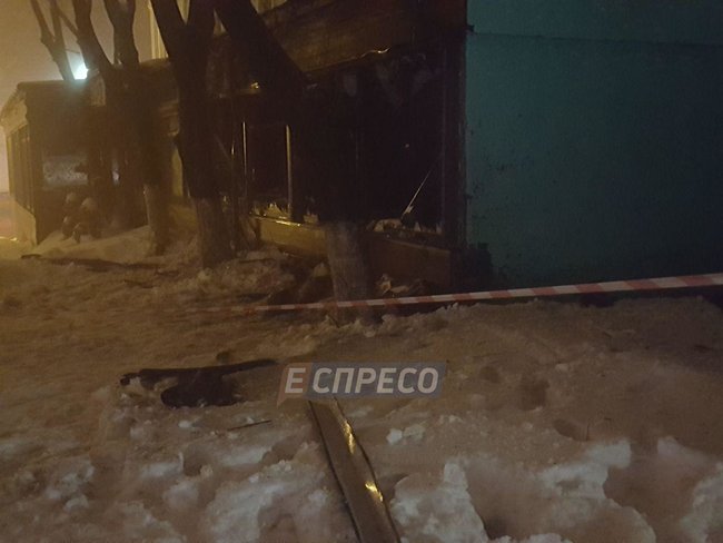 В центре Киева из гранатомета обстреляли ресторан 02