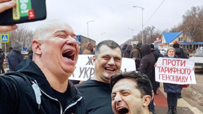 Рассмеши комика