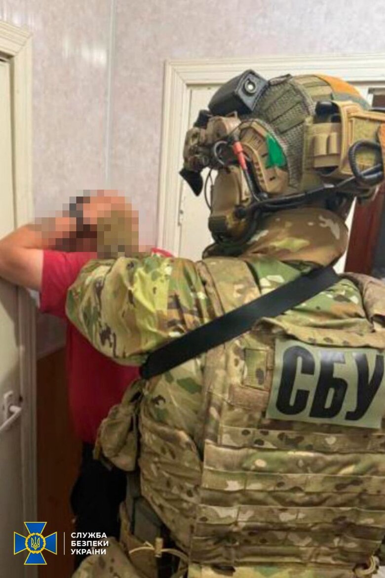 На Буковині затримано злочинне угруповання, яке налагодило схему незаконного переправлення ухилянтів за кордон з щомісячним прибутком у $100 тис, - СБУ 05