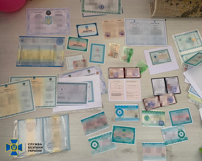Контрразведка СБУ блокировала масштабный канал нелегальной миграции иностранцев в страны Евросоюза 06