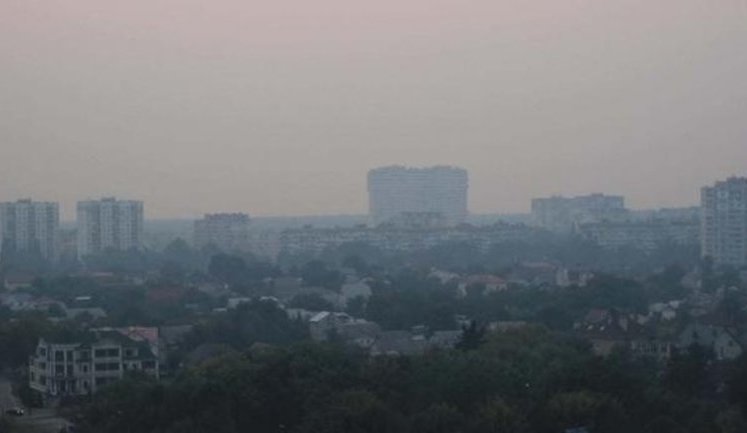 Kyiv covered with harsh smoke: sulfur dioxide level exceeds norm by five to eight times as of morning, - officials