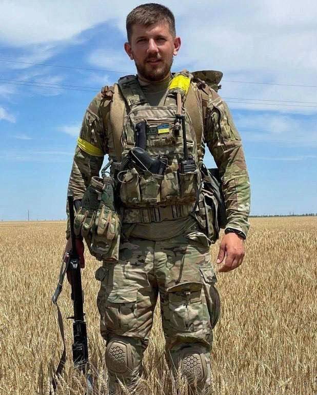 В Киеве открыли памятник военному и активисту Павлу Петриченко