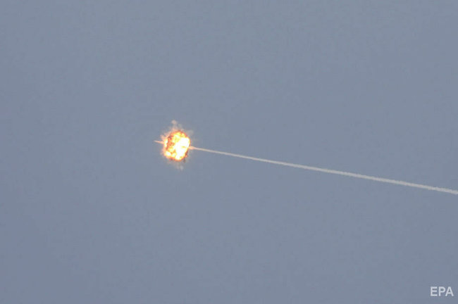 Ракетні обстріли і вуличні заворушення: кадри з Ізраїлю 25