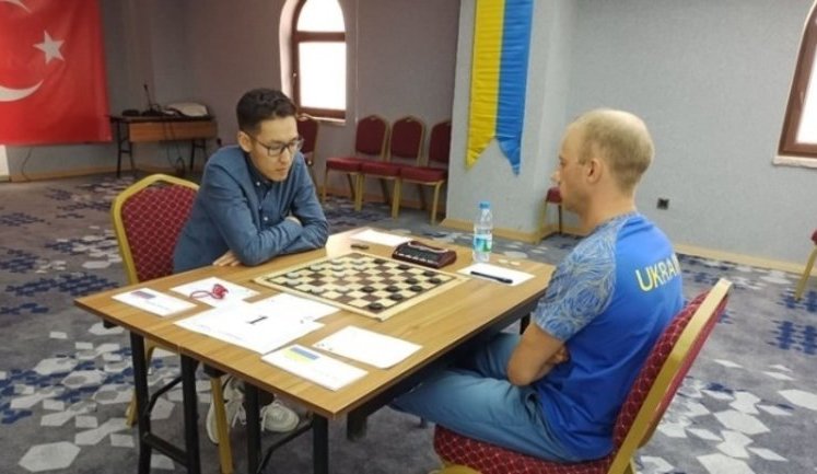 Украина выиграла чемпионат мира по шашкам-64, на два очка опередив россиян