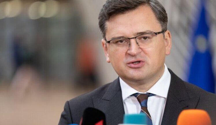 Народ - єдине ціле, - Кулеба анонсував нову політику щодо українців у світі