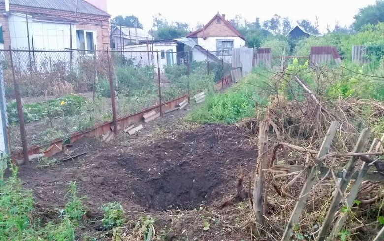 Rashists hit Nikopol and Kryvy Rih districts of Dnipropetrovsk region, houses were damaged, - Reznychenko 03 Rashists hit Nikopol and Kryvy Rih districts of Dnipropetrovsk region, houses were damaged, - Reznychenko 03