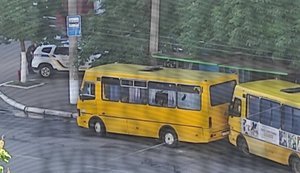 РФ атакувала Одесу, коли люди чекали транспорт на зупинці: троє постраждалих (оновлено). ФОТО