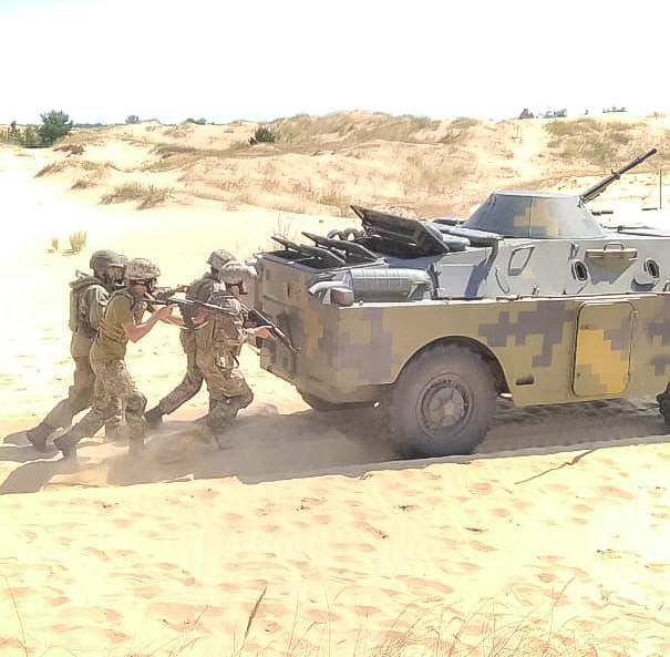 Морпехи провели учения с боевой стрельбой и отработкой разведдействий 02
