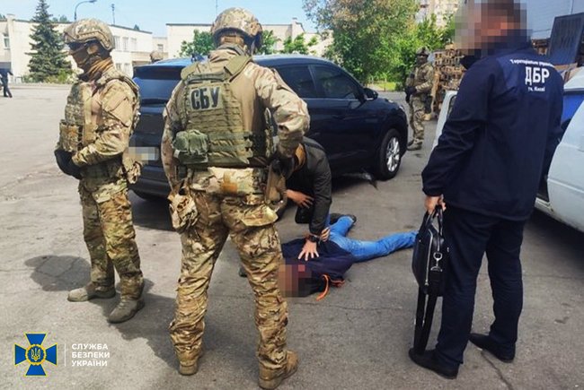 Офіцер Нацгвардії торгував зброєю в Черкасах, - СБУ 01