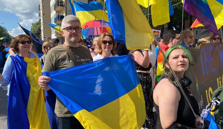Посол України у Швеції Плахотнюк відвідав прайд у Стокгольмі. ФОТОрепортаж