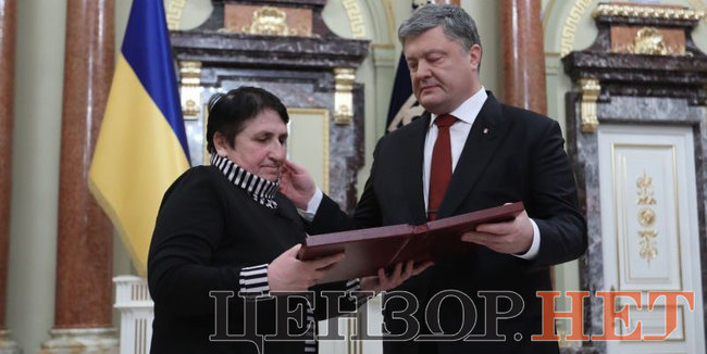 Мама загиблого в Донецькому аеропорту Героя України Сергія Табали: Мені якось сказали: Ти така фігова мати, що послала свого сина воювати. А ти зупини поїзд на швидкості 200 кілометрів на годину 06 Мама загиблого в Донецькому аеропорту Героя України Сергія Табали: Мені якось сказали: Ти така фігова мати, що послала свого сина воювати. А ти зупини поїзд на швидкості 200 кілометрів на годину 06