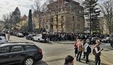 Українці в Празі, Берліні, Таллінні, Мюнхені та Дюссельдорфі вишикувалися у великі черги, щоб проголосувати. ФОТОрепортаж