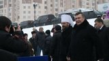"Идите по льду или летите": Пока Янукович со свитой смотрели на освещение воды, его охрана не пускала людей домой. ФОТОрепортаж