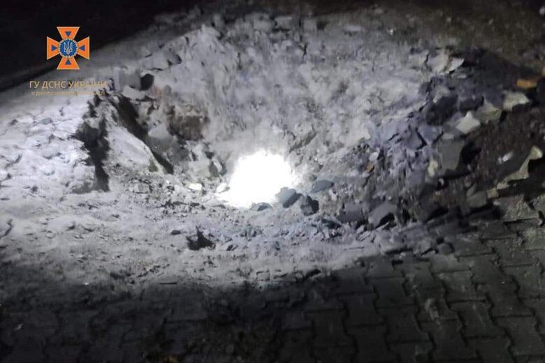 Missile attack on Dnipro: fire at gas station extinguished 03