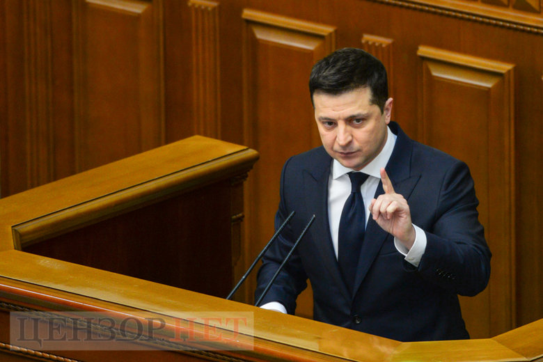 Послання Зеленського, пильний погляд та сміх Разумкова, плакати ЄС і невтішне пророцтво Бурміча: робота Ради 1 грудня 19