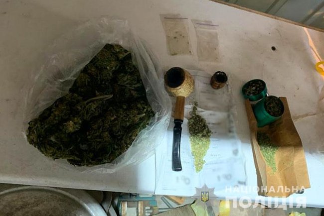 Семеро колишніх зеків організували продаж наркотиків на Дніпропетровщині, - поліція 03