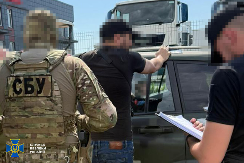 Задержаны еще 14 организаторов схем для уклонистов