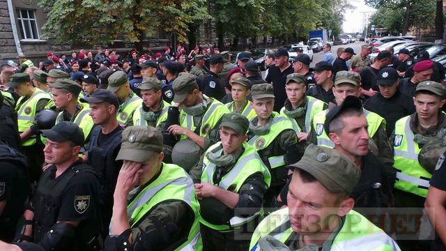 Прихильники Саакашвілі провели акцію під Адміністрацією Президента 01
