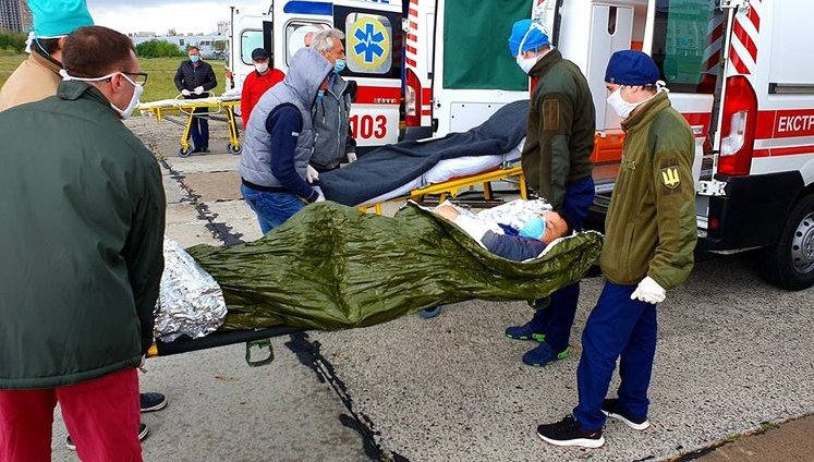 12 поранених воїнів евакуйовано літаком із Дніпра в Одесу, 4 у важкому стані, - волонтер Танцюра. ФОТОрепортаж