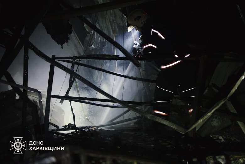 Чугуїв атакували дронами: 2000 кв. м пожеж