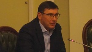 У справах "Укроборонпрому" військова прокуратура оголосила підозри 112 особам, 111 проваджень уже в суді, 77 осіб засуджено, - Луценко