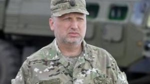 Турчинов предложил впускать россиян в Украину только по биометрическим паспортам