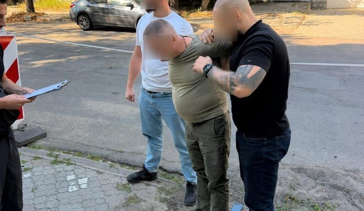 Затримано начальника Миколаївського ОТЦК на хабарі у $15 тисяч за уникнення мобілізації, - генпрокурор Кравченко. ФОТОрепортаж