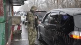 Двоє осіб померло в чергах на КПВВ, - СЦКК