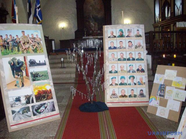 Фотовыставка из Украины Война продолжается открылась в Эстонии 04