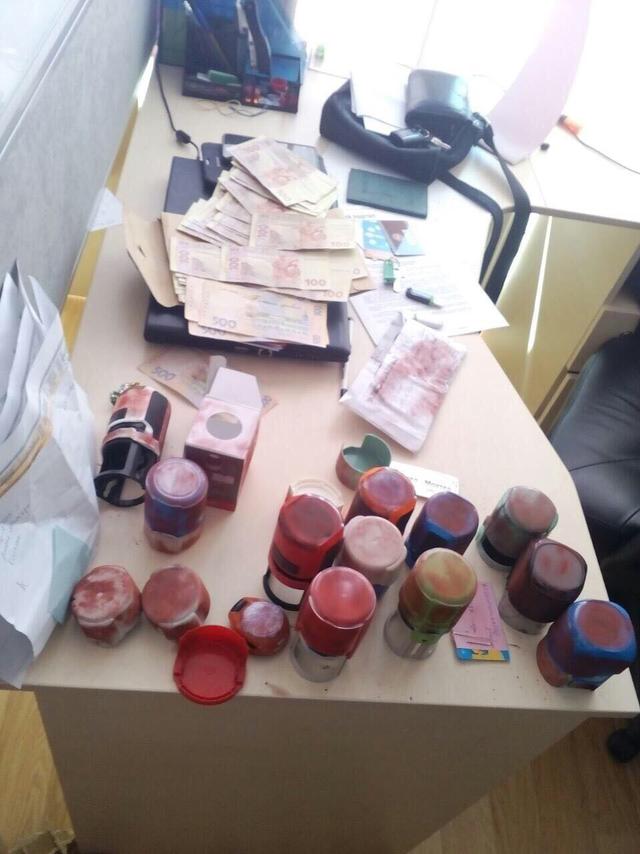В Киеве ликвидирован конвертцентр с оборотом более 250 млн грн 01