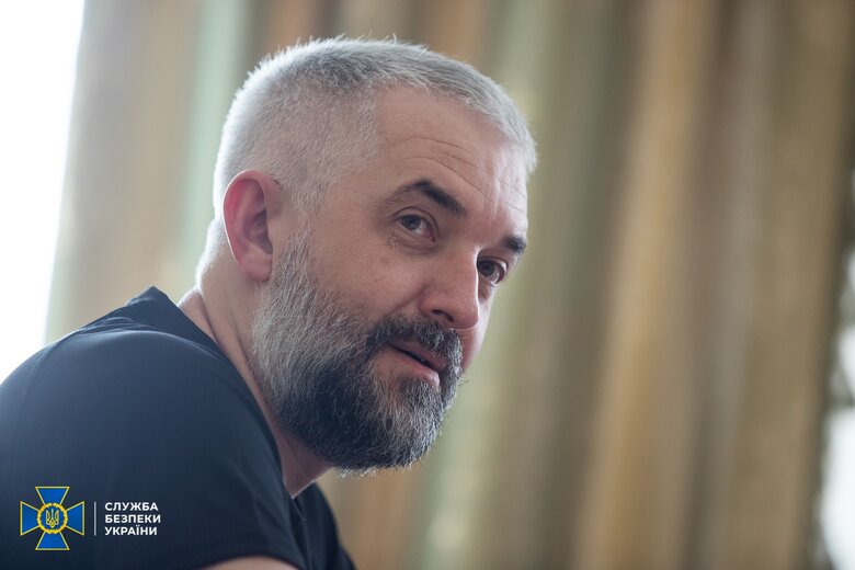 Колаборанти – це, здебільшого, люди, які нічого не досягли у вільній Україні. Для декого гроші та перспективи роботи на окупантів теж мають значення, - начальник Головного слідчого управління СБУ Андрій Швець 01