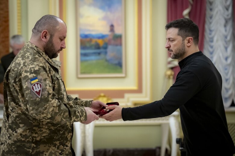 Zelenskyy awarded the heroes of the Kursk operation