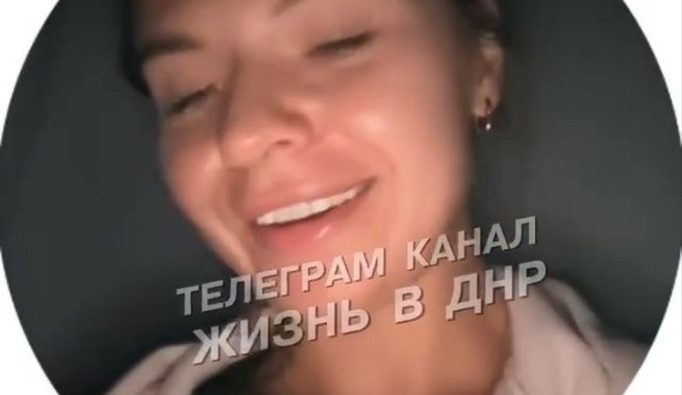 Жителька Донецька застрягла у ліфті і канючить про життя - без води і світла. ВIДЕО