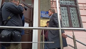 Суддя Бортницька, яка відправила Медведчука під домашній арешт, раніше без мотивації відмовляла в зміні запобіжного заходу Антоненку, - адвокат Маслов