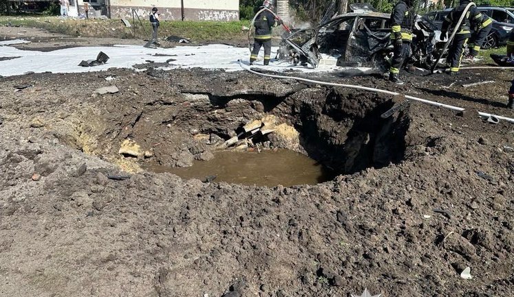 Рашисты сбросили 7 КАБ на Сумы: трое раненых, погиб мужчина. ФОТО