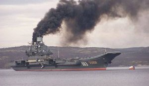 Единственный российский авианосец "Адмирал Кузнецов" попал в аварию